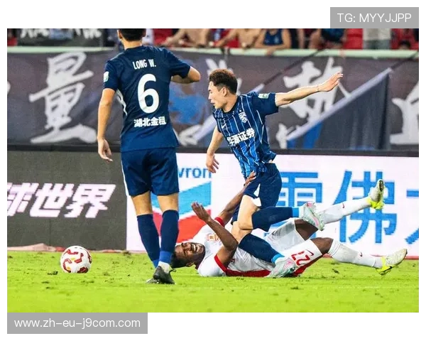 全面解析球队在激烈足球杯赛中夺取最终冠军的关键策略指南全攻略